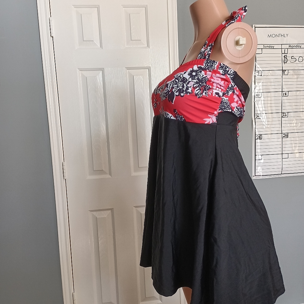 Swimsuit - Picture 5 of 7